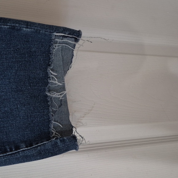 Shelf Cut Hem Jeans - Picture 3 of 5